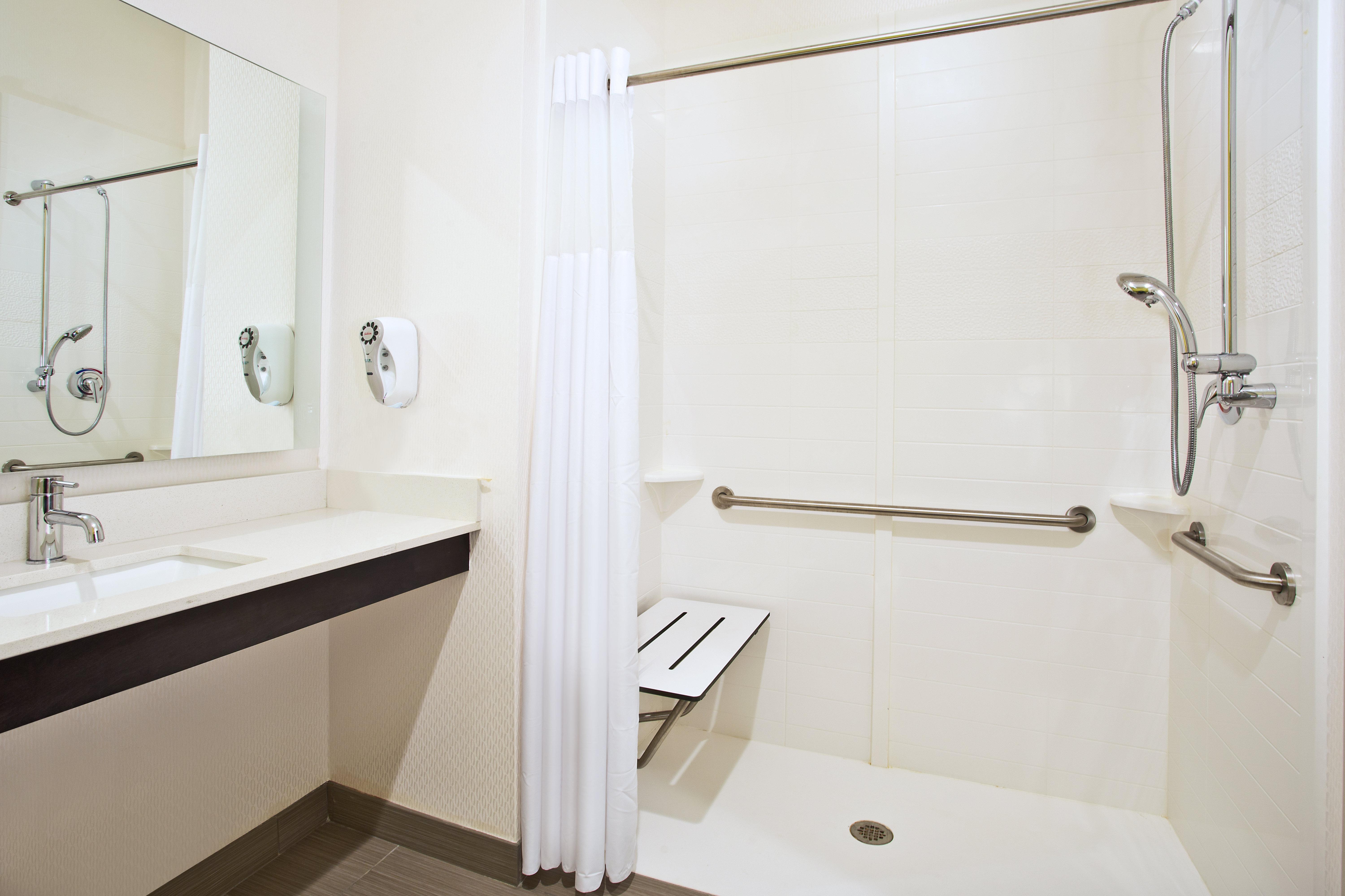 Express & West By Ihg Hotel 3*